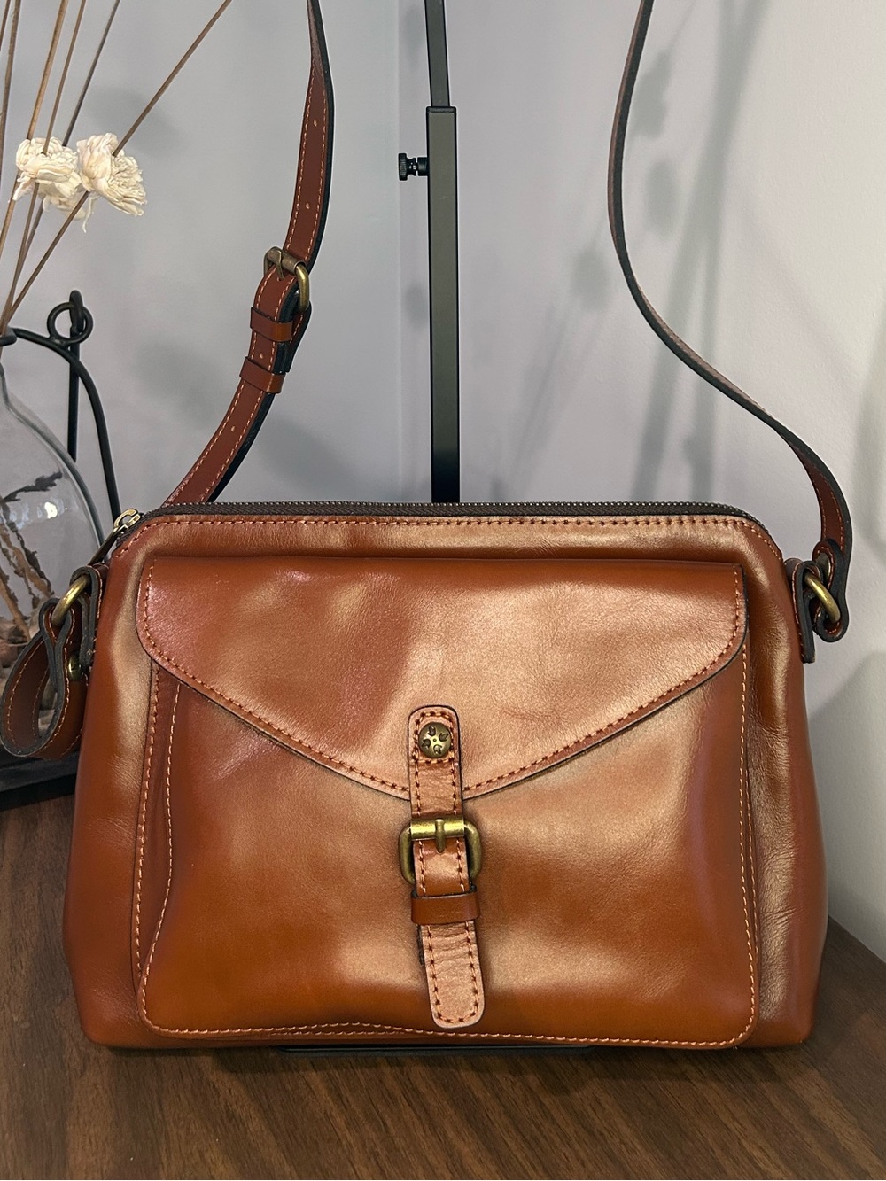Patricia Nash Avellino Cognac Leather Crossbody Bag Vintage Buckle Purse ✈️ 🇯🇵
